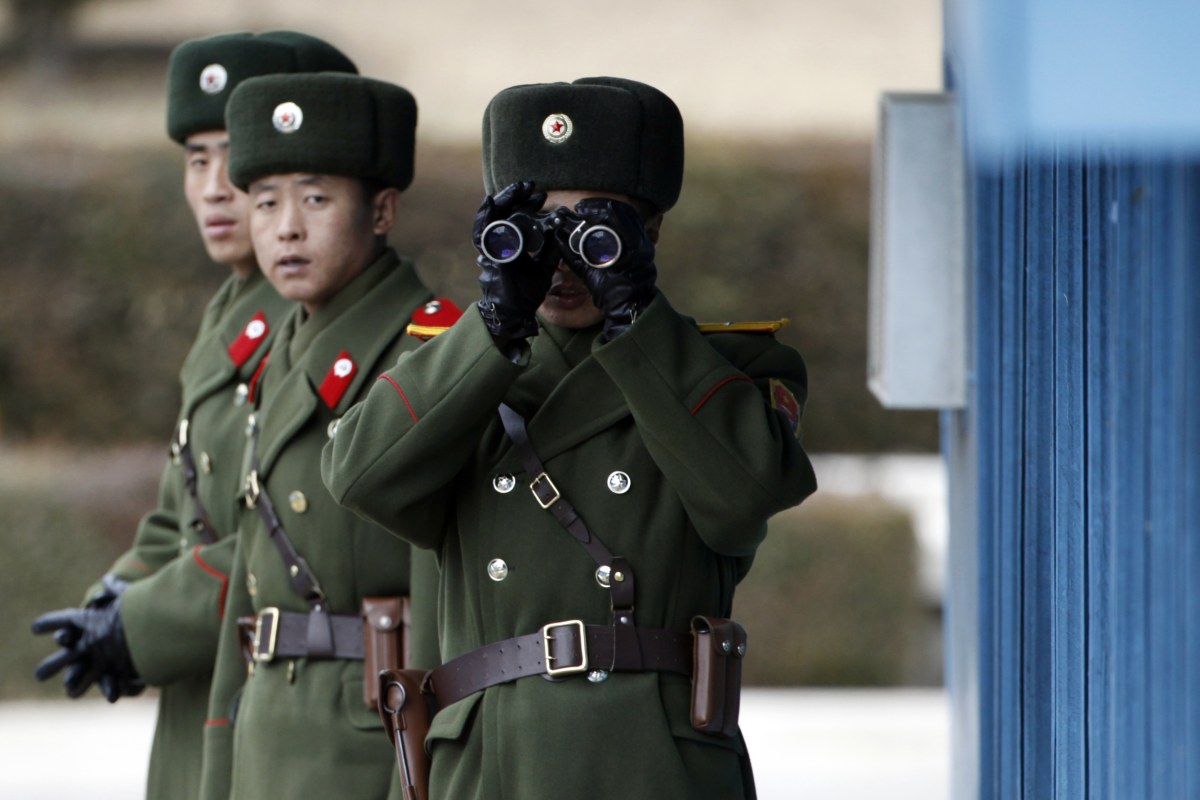 Северная Корея заминировала все дороги, ведущие в Южную Корею