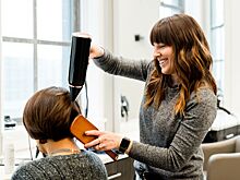 Парикмахер назвала оптимальную частоту стрижки волос