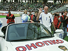 «Онопко ударом головой реализовал пенальти». Отношение страны к футбольной сборной — через шутки в КВН