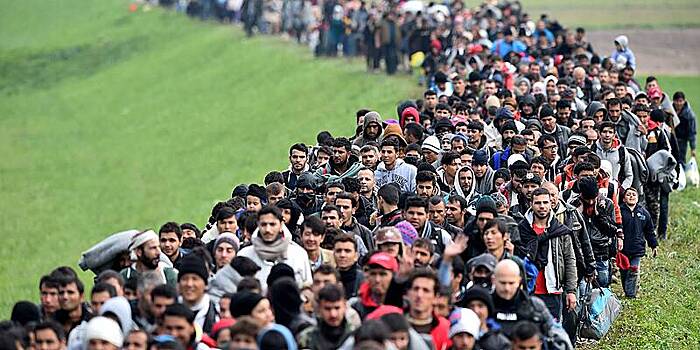 Guardian: Великобританию захлестнула рекордная волна иммиграции