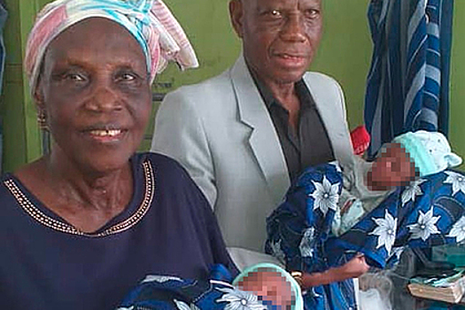 Женщина родила двойню в 68 лет после 43 лет попыток