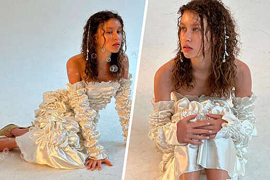 Актриса Анна Пересильд примерила винтажное мини-платье