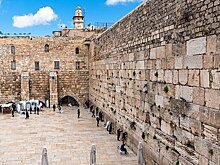 В Иерусалиме 35-летняя женщина прошлась в нижнем белье у Стены Плача