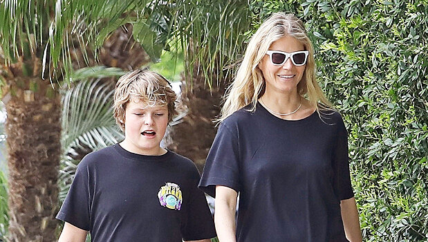 Гвинет Пэлтроу подарила 14-летнему сыну на день рождения пазл. Он состоит из изображений женской груди