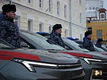 Сотрудникам Росгвардии в Самаре вручили ключи от 20 новых служебных автомобилей