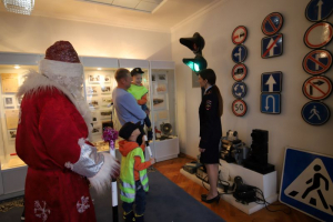 Полицейские в Мордовии исполнили новогоднее желание 6-летнего мальчика