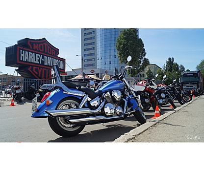 Фото на байке за миллион, мотофристайл и бесплатные стейки: в Самаре стартовал фестиваль «Харлея»