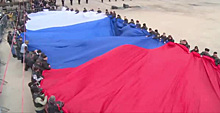 В Крыму развернули самый большой триколор