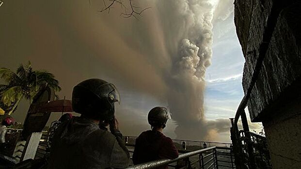 Жителям Филиппин угрожает новое извержения вулкана