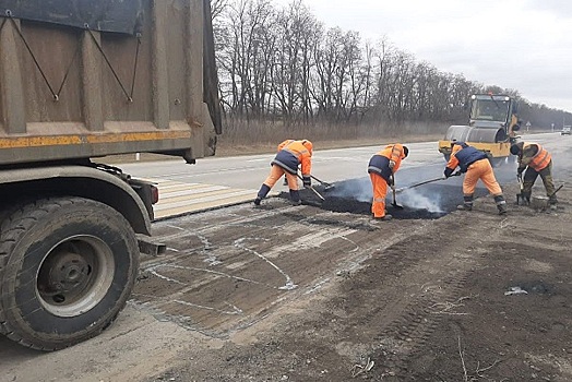 Более 52 тысяч квадратных метров ям устранили в Ростовской области