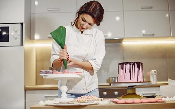 Предприниматель из Петрозаводска получила больше миллиона рублей на кондитерский цех