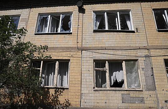 В Донецке под обстрел попало здание областного управления ГИБДД