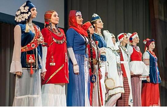 Конкурс высокой моды национального костюма состоялся в Москве