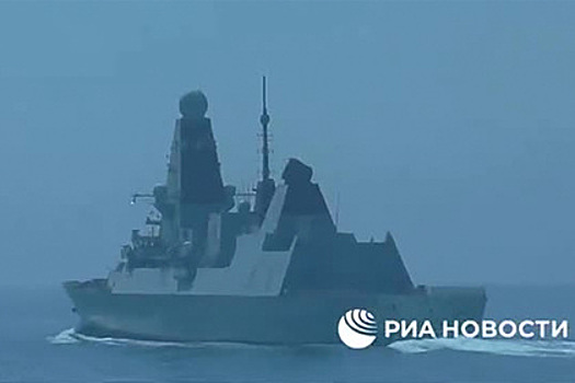 ФСБ опубликовала видео инцидента с британским эсминцем