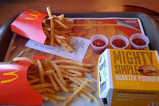 Во Франции в McDonald's выстроилась многокилометровая очередь