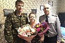Сотрудники ГУФСИН России по Свердловской области поздравили с юбилеем вдову сотрудника УИС