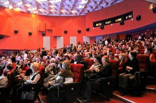 8 суток просмотра. Что посмотреть в Екатеринбурге на фестивале «Россия»