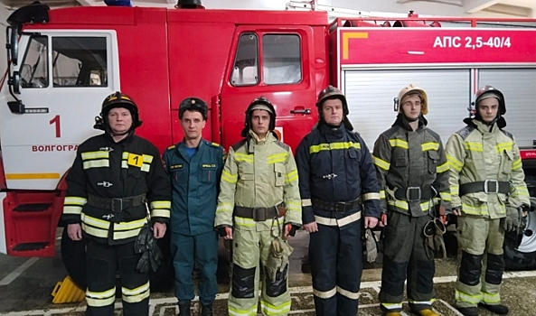 В Волгограде спасатели помогли двум женщинам выбраться из сугробов