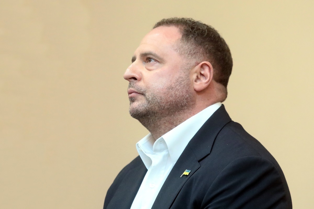 Военкор Коц назвал три ключевых вопроса, возникших после ареста Ермака