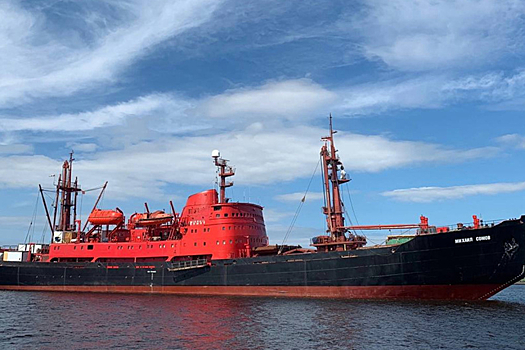 «Михаил Сомов» вышел в рейс для снабжения полярных станций Росгидромета