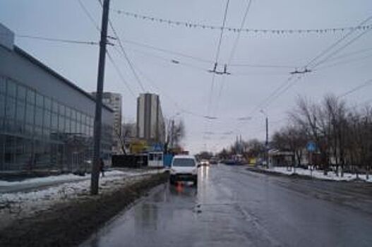 В Оренбурге водитель Peugeot сбит мужчину и 7-летнего мальчика на «зебре»