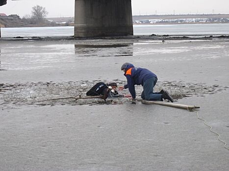 В Троицке под лед Уя провалился рыбак-экстремал