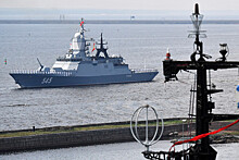 Корабли ВМФ РФ не могут зайти в Суэцкий канал из-за севшего на мель судна