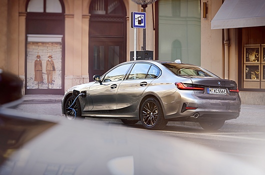 Летнее обновление BMW: больше полноприводных «трешек» и X5 с двухлитровым дизелем