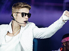 Мендес вытеснил Бибера с вершины британского чарта