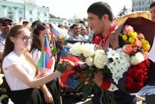 Украденный паспорт борца Садулаева подкинули в полицейский участок