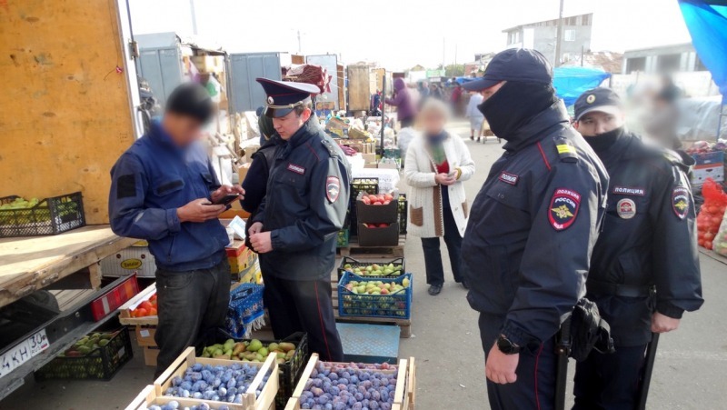 Во время сельхозярмарки в Астрахани задержали 73 нелегальных мигранта
