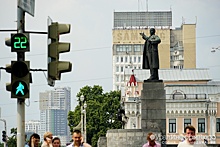 Памятник Ленину в Екатеринбурге отмоют от грязи
