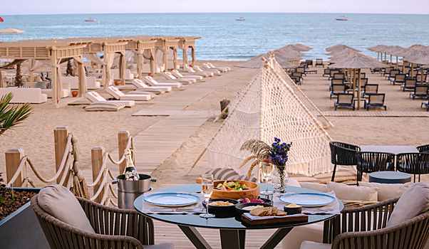 Breeze Beach Club – сердце отеля Liu Resorts