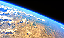 В США астронавты пытаются убедить рэпера, что Земля круглая