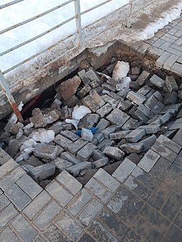 Подрядчик устранит провал на Волжской набережной в Нижнем Новгороде