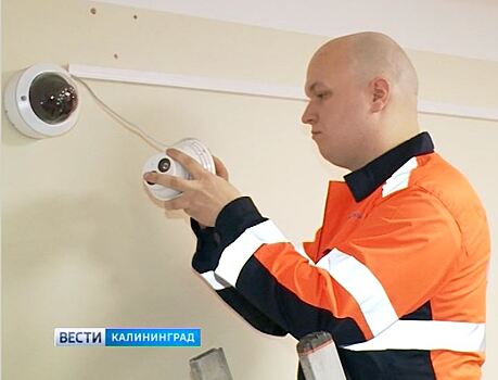 В Калининграде приступили к установке новых видеокамер на избирательных участках