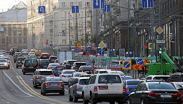 Москва встала в девятибальных пробках