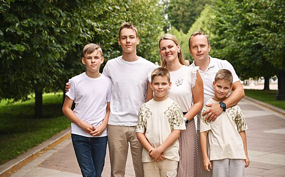 Многодетные родители рассказали о семейных традициях и воспитании