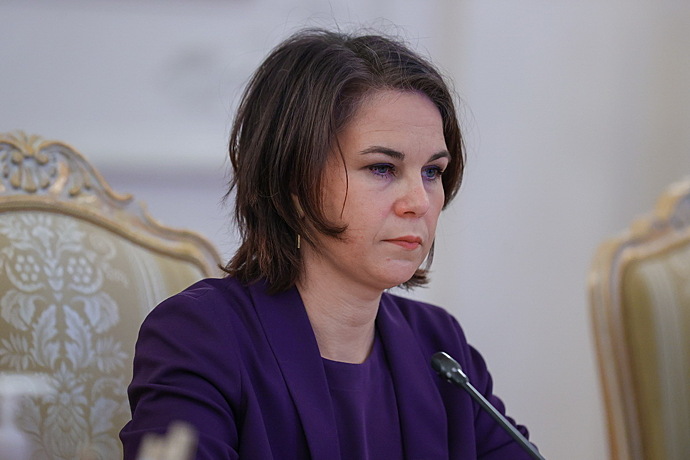 Бербок назвала «весьма драматичным» положение ВСУ под Харьковом