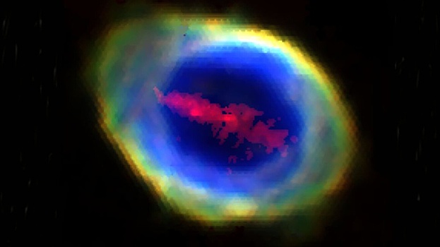 В центре туманности Кольцо обнаружена загадочная структура из железа
