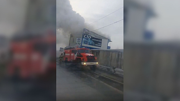 Опубликовано видео пожара на станции техобслуживания в Тюмени