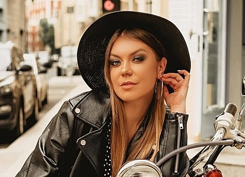 «Предлагали деньги»: директор певицы Акулы вспомнил, как ее пытались выкупить на вечер