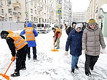 Москва приходит в себя после аномального снегопада