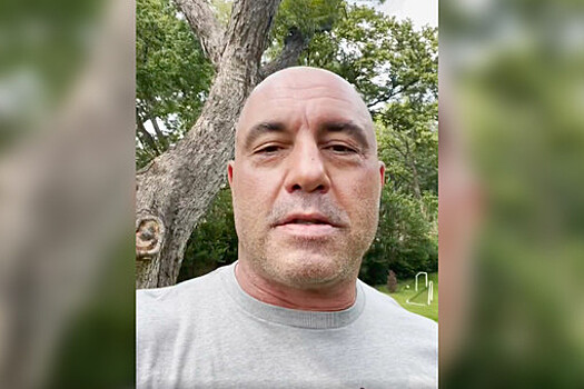 Джо Роган ответил на обвинения в распространении антиваксерских фейков на Spotify