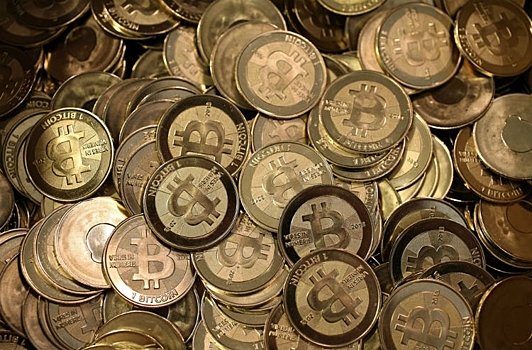 Курс биткоина превысил $1000 впервые с 2013 года