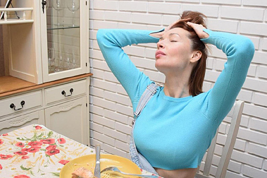 49-летняя актриса Наталия Антонова показала утренние фото без макияжа