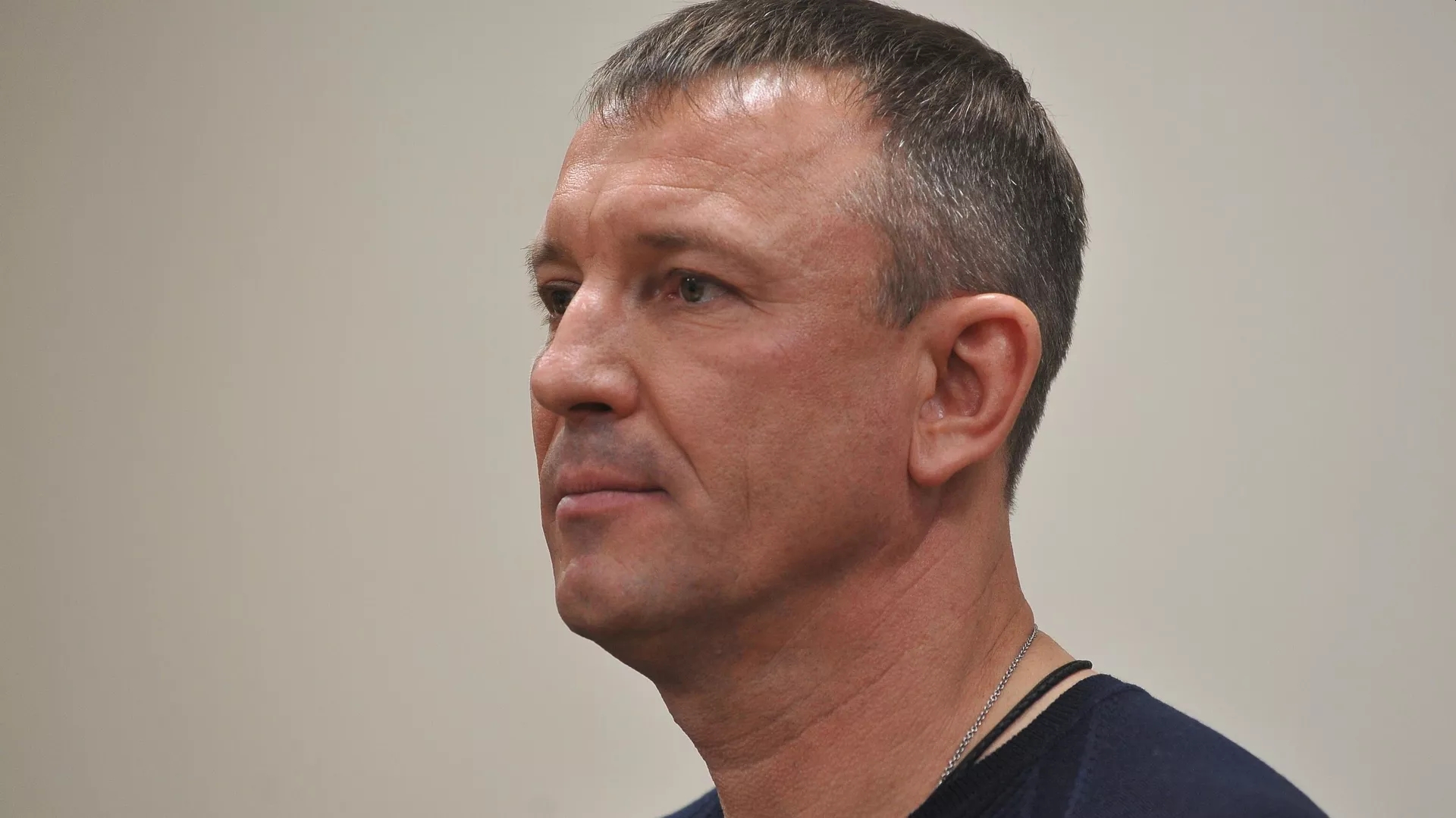 Адвокат Буйновский: до вступления приговора в силу Попов остается генерал-майором