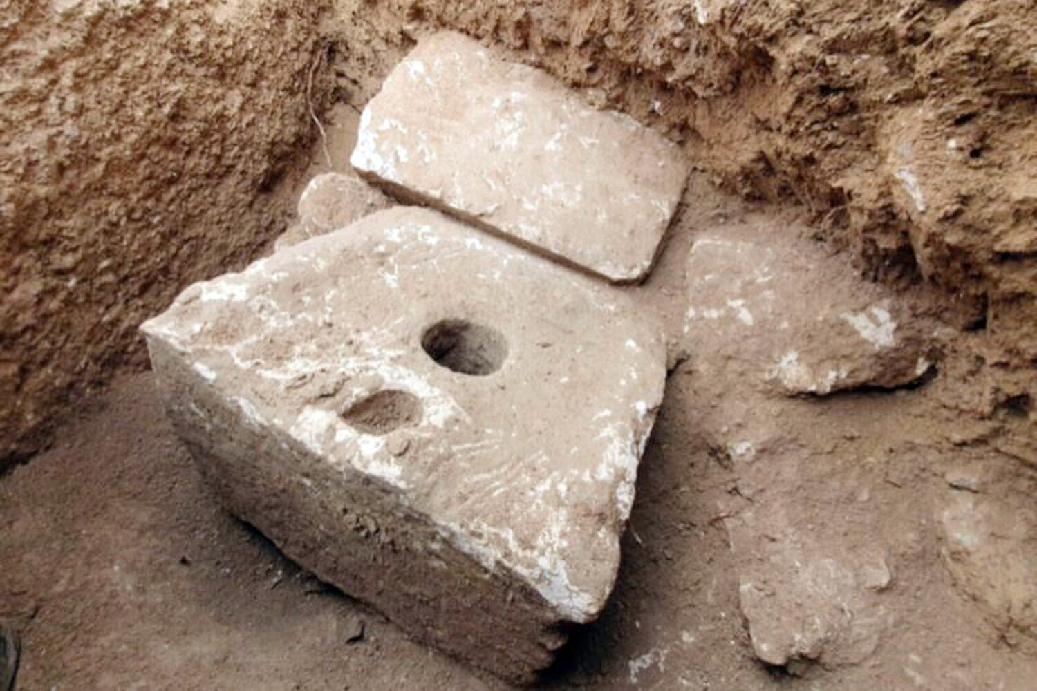 Забава для богатых: что нашли в древнем израильском туалете