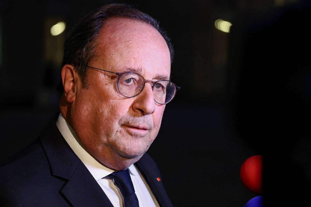 Во Франции продали скутер экс-президента Олланда