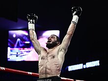 Россиянин Бетербиев стал абсолютным чемпионом мира по боксу